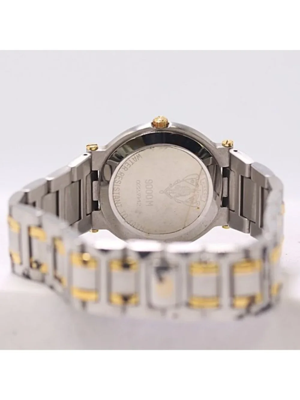 Gucci Quartz Date Ivory Dial Watch